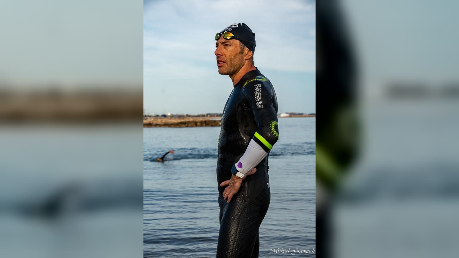 Bruno Lapendry en combinaison avant une natation en eau libre
